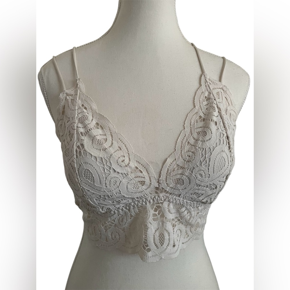 PINK Victoria's Secret Lace Bandeau in Cream